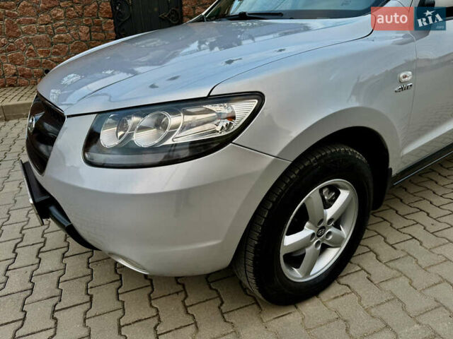 Серый Хендай Санта Фе, объемом двигателя 2.2 л и пробегом 297 тыс. км за 10300 $, фото 11 на Automoto.ua