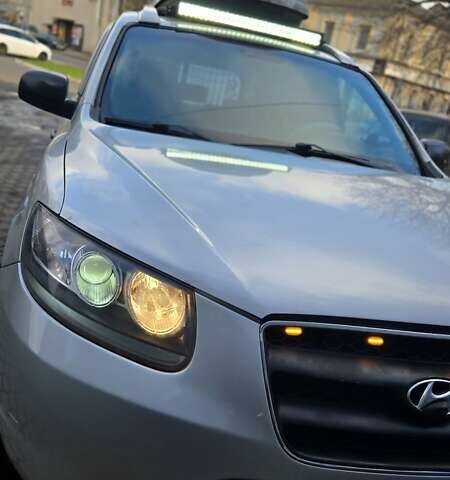 Сірий Хендай Санта Фе, об'ємом двигуна 2.66 л та пробігом 273 тис. км за 10500 $, фото 2 на Automoto.ua