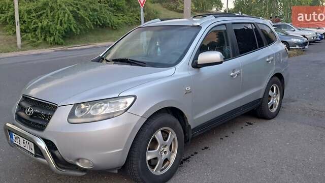 Сірий Хендай Санта Фе, об'ємом двигуна 2.2 л та пробігом 280 тис. км за 4800 $, фото 5 на Automoto.ua