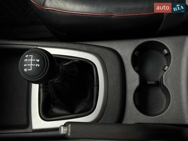 Сірий Хендай Санта Фе, об'ємом двигуна 2.19 л та пробігом 284 тис. км за 8400 $, фото 47 на Automoto.ua