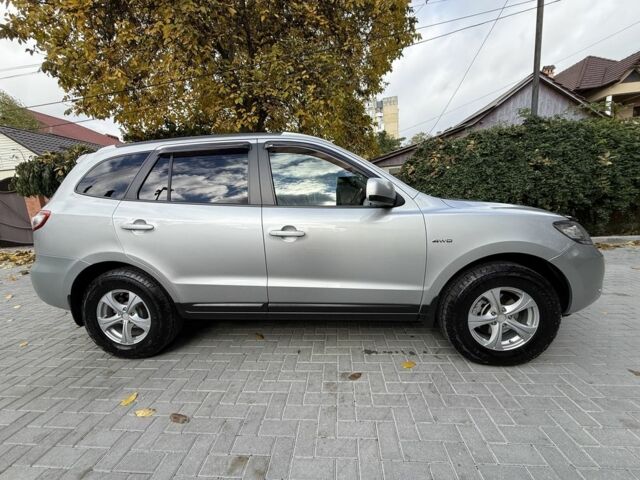 Серый Хендай Санта Фе, объемом двигателя 2.7 л и пробегом 165 тыс. км за 8500 $, фото 4 на Automoto.ua