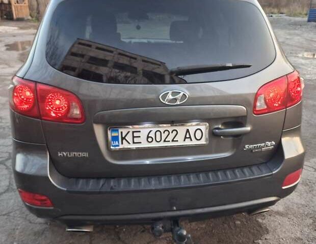 Серый Хендай Санта Фе, объемом двигателя 2.2 л и пробегом 249 тыс. км за 9000 $, фото 5 на Automoto.ua