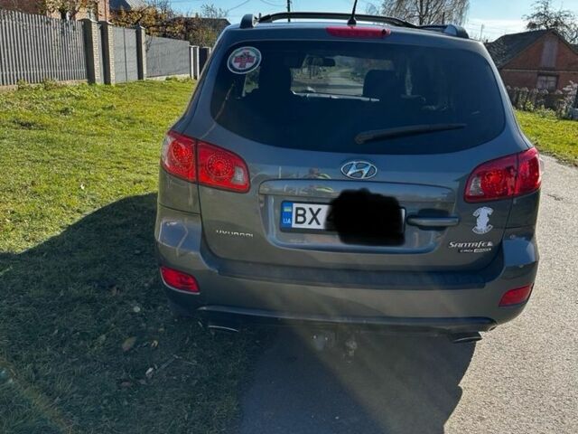 Серый Хендай Санта Фе, объемом двигателя 2.2 л и пробегом 350 тыс. км за 7157 $, фото 7 на Automoto.ua