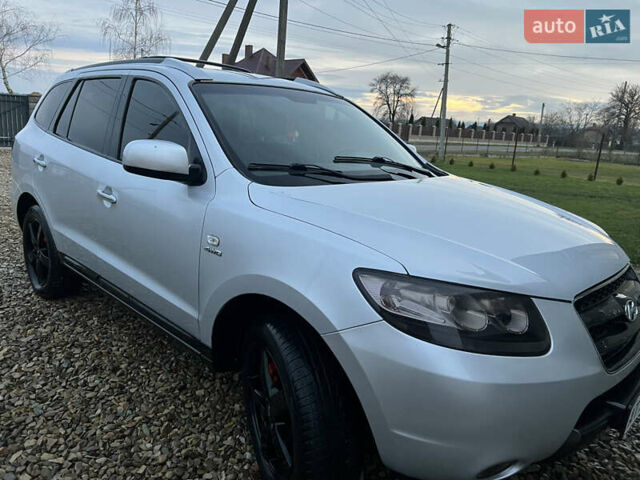 Серый Хендай Санта Фе, объемом двигателя 2.2 л и пробегом 205 тыс. км за 10300 $, фото 14 на Automoto.ua