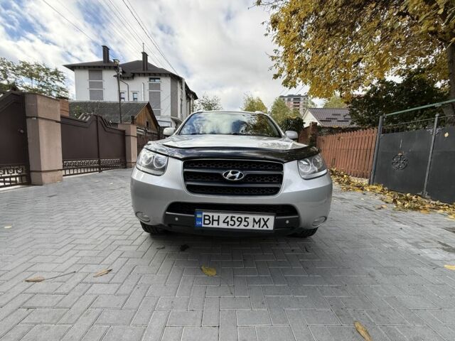 Серый Хендай Санта Фе, объемом двигателя 2.7 л и пробегом 165 тыс. км за 8500 $, фото 1 на Automoto.ua
