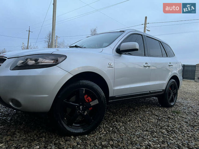 Серый Хендай Санта Фе, объемом двигателя 2.2 л и пробегом 205 тыс. км за 10300 $, фото 18 на Automoto.ua