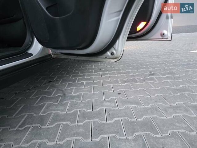 Серый Хендай Санта Фе, объемом двигателя 2.2 л и пробегом 251 тыс. км за 9333 $, фото 48 на Automoto.ua