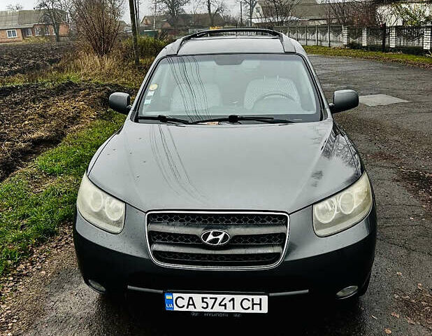 Сірий Хендай Санта Фе, об'ємом двигуна 2.19 л та пробігом 233 тис. км за 10000 $, фото 1 на Automoto.ua
