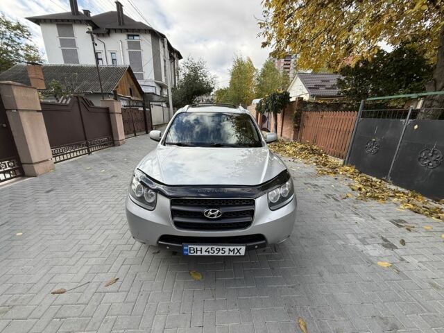 Серый Хендай Санта Фе, объемом двигателя 2.7 л и пробегом 165 тыс. км за 8500 $, фото 2 на Automoto.ua