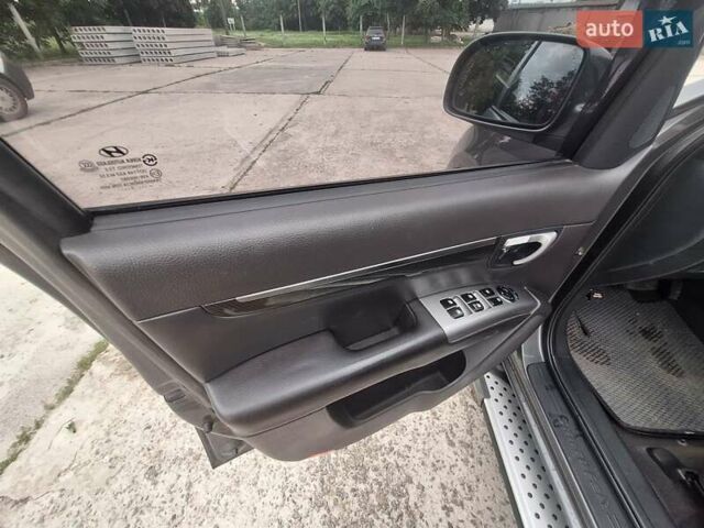 Сірий Хендай Санта Фе, об'ємом двигуна 2.2 л та пробігом 304 тис. км за 9600 $, фото 16 на Automoto.ua