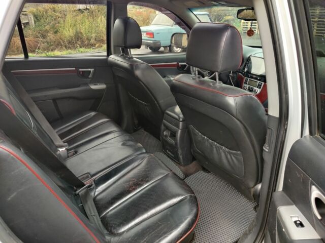 Серый Хендай Санта Фе, объемом двигателя 2.2 л и пробегом 330 тыс. км за 6050 $, фото 8 на Automoto.ua