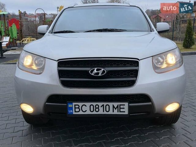 Серый Хендай Санта Фе, объемом двигателя 2.2 л и пробегом 251 тыс. км за 9333 $, фото 4 на Automoto.ua