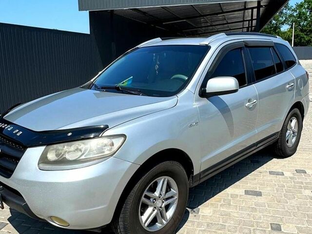 Серый Хендай Санта Фе, объемом двигателя 2.2 л и пробегом 342 тыс. км за 9000 $, фото 7 на Automoto.ua