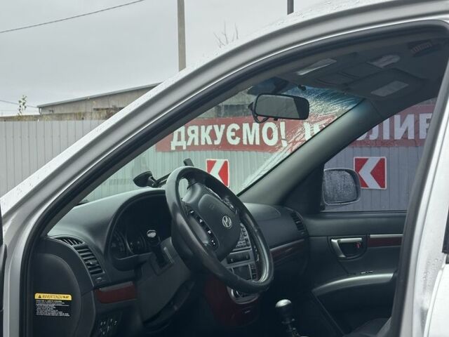 Сірий Хендай Санта Фе, об'ємом двигуна 2.2 л та пробігом 200 тис. км за 9299 $, фото 9 на Automoto.ua