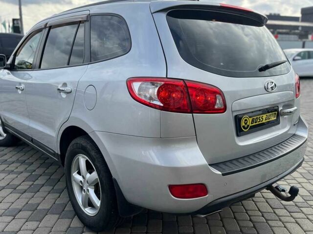 Серый Хендай Санта Фе, объемом двигателя 2.2 л и пробегом 254 тыс. км за 11300 $, фото 4 на Automoto.ua