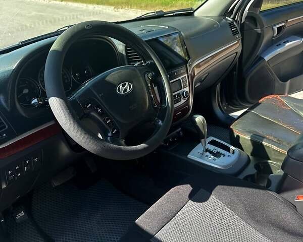 Серый Хендай Санта Фе, объемом двигателя 2.2 л и пробегом 241 тыс. км за 8900 $, фото 20 на Automoto.ua