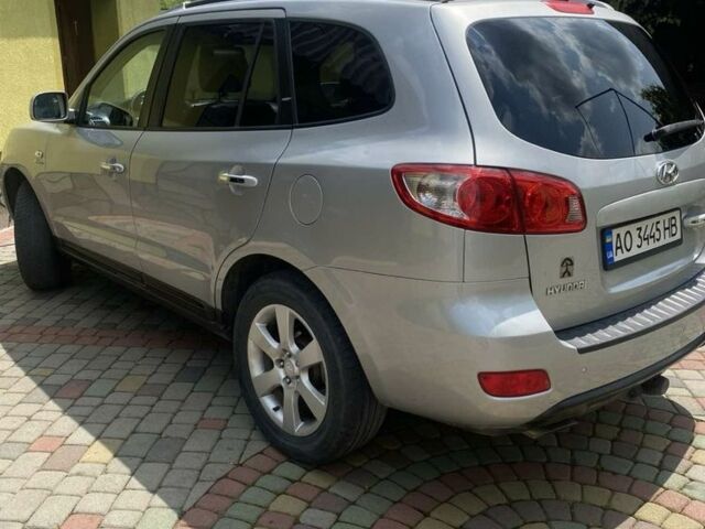 Серый Хендай Санта Фе, объемом двигателя 2.2 л и пробегом 293 тыс. км за 10200 $, фото 2 на Automoto.ua