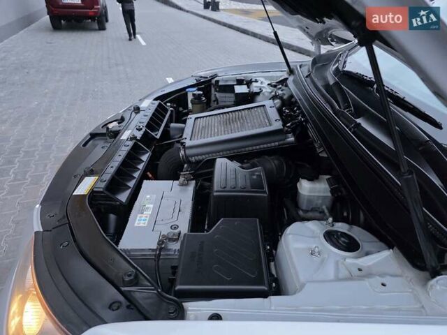 Серый Хендай Санта Фе, объемом двигателя 2.2 л и пробегом 251 тыс. км за 9333 $, фото 62 на Automoto.ua