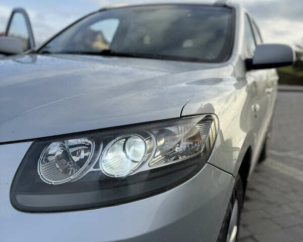 Сірий Хендай Санта Фе, об'ємом двигуна 2.2 л та пробігом 282 тис. км за 9777 $, фото 6 на Automoto.ua