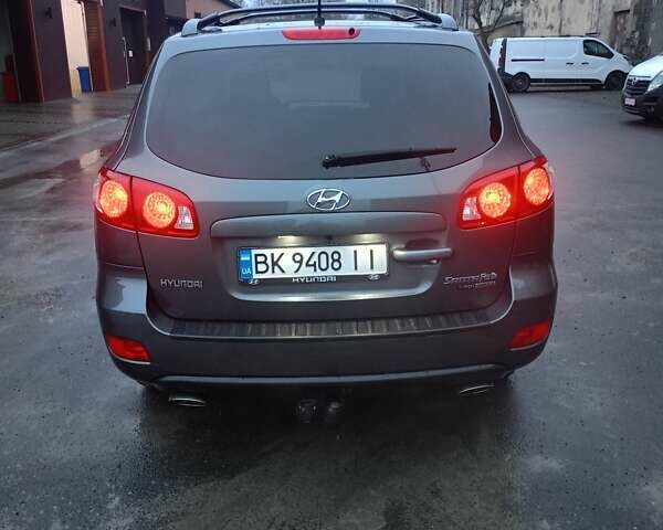 Серый Хендай Санта Фе, объемом двигателя 2.2 л и пробегом 324 тыс. км за 9700 $, фото 9 на Automoto.ua
