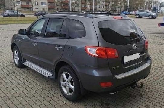 Серый Хендай Санта Фе, объемом двигателя 2.2 л и пробегом 330 тыс. км за 8600 $, фото 5 на Automoto.ua