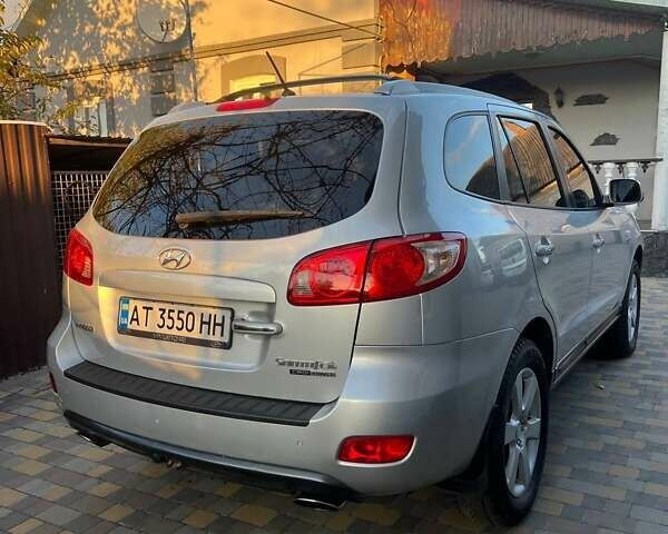 Серый Хендай Санта Фе, объемом двигателя 2.19 л и пробегом 314 тыс. км за 8700 $, фото 7 на Automoto.ua