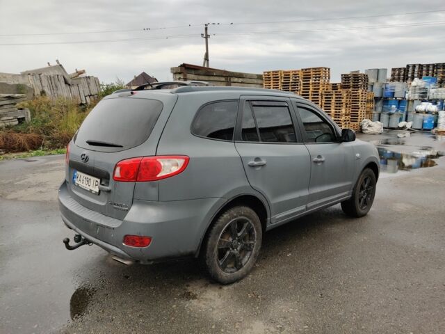 Серый Хендай Санта Фе, объемом двигателя 2.2 л и пробегом 330 тыс. км за 6050 $, фото 4 на Automoto.ua