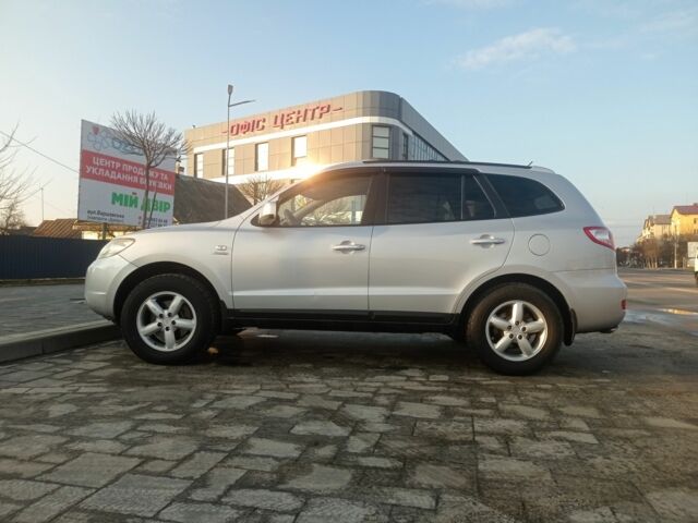 Серый Хендай Санта Фе, объемом двигателя 2.2 л и пробегом 309 тыс. км за 11000 $, фото 2 на Automoto.ua