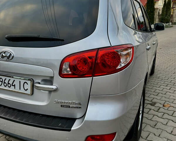 Серый Хендай Санта Фе, объемом двигателя 2.2 л и пробегом 297 тыс. км за 10300 $, фото 19 на Automoto.ua