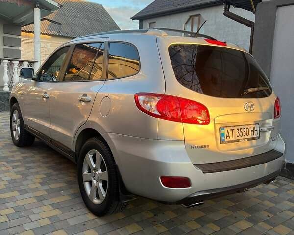 Серый Хендай Санта Фе, объемом двигателя 2.19 л и пробегом 314 тыс. км за 8700 $, фото 2 на Automoto.ua