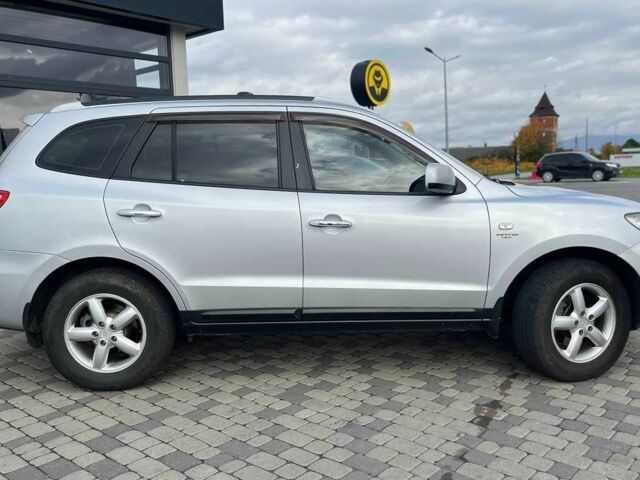 Серый Хендай Санта Фе, объемом двигателя 2.2 л и пробегом 254 тыс. км за 11300 $, фото 7 на Automoto.ua