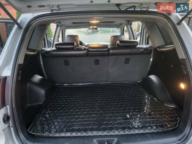 Серый Хендай Санта Фе, объемом двигателя 2.19 л и пробегом 302 тыс. км за 9990 $, фото 103 на Automoto.ua