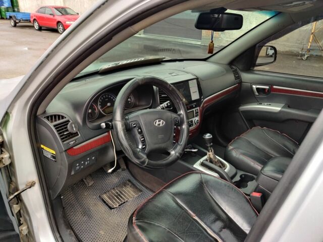 Серый Хендай Санта Фе, объемом двигателя 2.2 л и пробегом 330 тыс. км за 6050 $, фото 9 на Automoto.ua