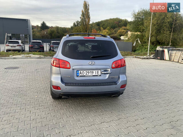 Серый Хендай Санта Фе, объемом двигателя 2.19 л и пробегом 334 тыс. км за 10000 $, фото 5 на Automoto.ua