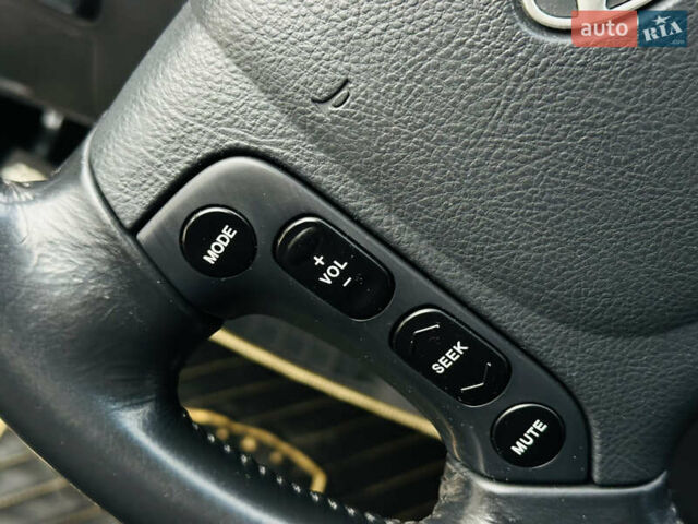 Серый Хендай Санта Фе, объемом двигателя 2.19 л и пробегом 290 тыс. км за 8999 $, фото 28 на Automoto.ua