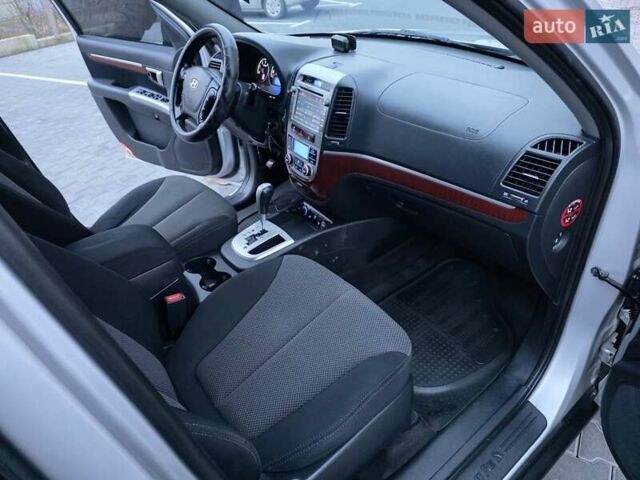 Серый Хендай Санта Фе, объемом двигателя 2.2 л и пробегом 251 тыс. км за 9333 $, фото 34 на Automoto.ua