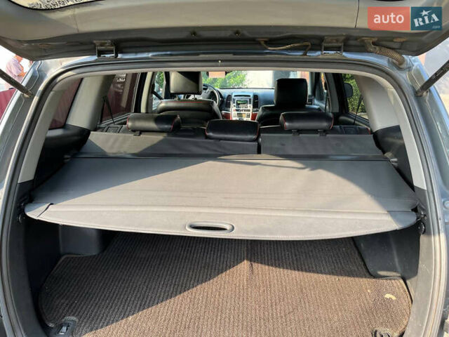 Серый Хендай Санта Фе, объемом двигателя 2.19 л и пробегом 285 тыс. км за 9800 $, фото 1 на Automoto.ua