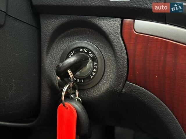 Сірий Хендай Санта Фе, об'ємом двигуна 2.19 л та пробігом 284 тис. км за 8400 $, фото 41 на Automoto.ua