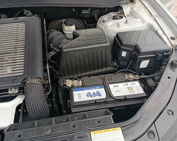 Сірий Хендай Санта Фе, об'ємом двигуна 2.2 л та пробігом 208 тис. км за 8650 $, фото 19 на Automoto.ua