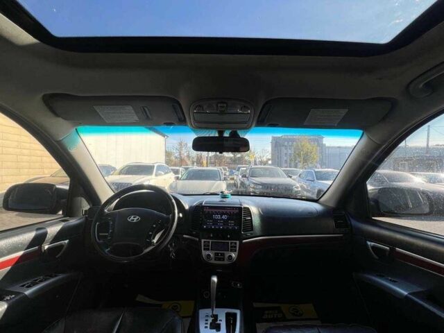 Сірий Хендай Санта Фе, об'ємом двигуна 2.2 л та пробігом 317 тис. км за 9600 $, фото 17 на Automoto.ua