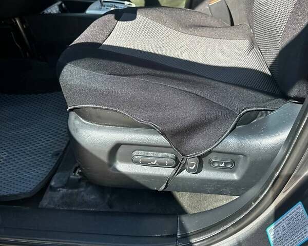 Серый Хендай Санта Фе, объемом двигателя 2.2 л и пробегом 241 тыс. км за 8900 $, фото 18 на Automoto.ua