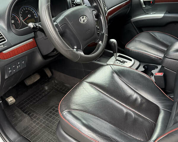 Сірий Хендай Санта Фе, об'ємом двигуна 2.2 л та пробігом 257 тис. км за 9650 $, фото 25 на Automoto.ua
