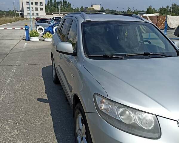 Сірий Хендай Санта Фе, об'ємом двигуна 2.2 л та пробігом 220 тис. км за 9500 $, фото 16 на Automoto.ua