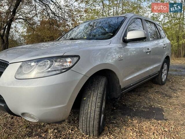 Серый Хендай Санта Фе, объемом двигателя 2.2 л и пробегом 232 тыс. км за 10500 $, фото 12 на Automoto.ua