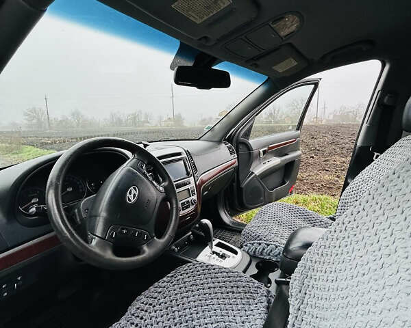 Сірий Хендай Санта Фе, об'ємом двигуна 2.19 л та пробігом 233 тис. км за 10000 $, фото 8 на Automoto.ua