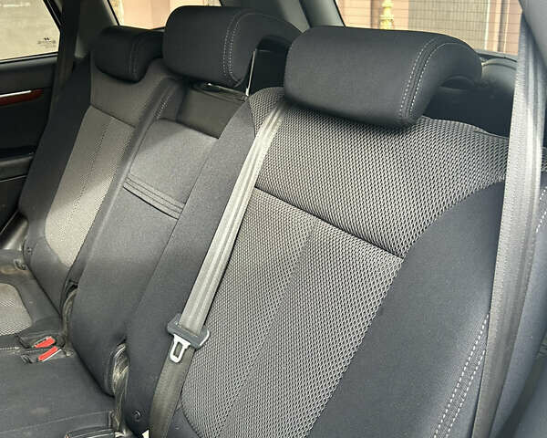 Серый Хендай Санта Фе, объемом двигателя 2.19 л и пробегом 249 тыс. км за 8300 $, фото 9 на Automoto.ua