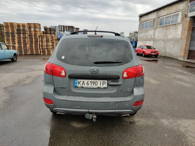 Серый Хендай Санта Фе, объемом двигателя 2.2 л и пробегом 330 тыс. км за 6050 $, фото 3 на Automoto.ua