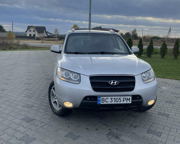 Серый Хендай Санта Фе, объемом двигателя 2.19 л и пробегом 217 тыс. км за 9300 $, фото 13 на Automoto.ua