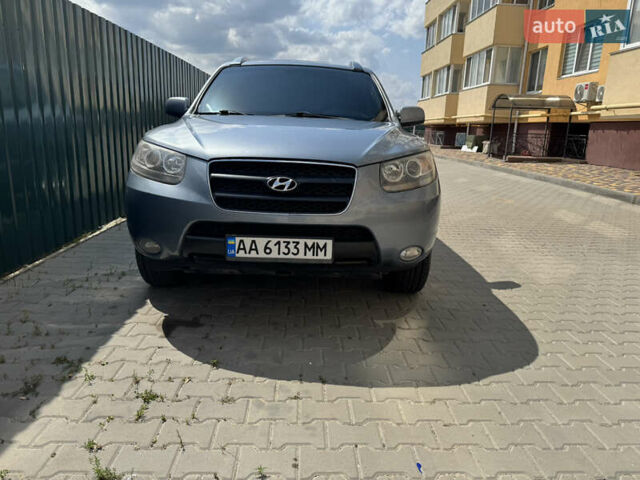 Серый Хендай Санта Фе, объемом двигателя 2.66 л и пробегом 255 тыс. км за 9500 $, фото 4 на Automoto.ua