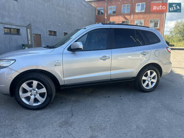 Серый Хендай Санта Фе, объемом двигателя 2.19 л и пробегом 301 тыс. км за 8500 $, фото 12 на Automoto.ua